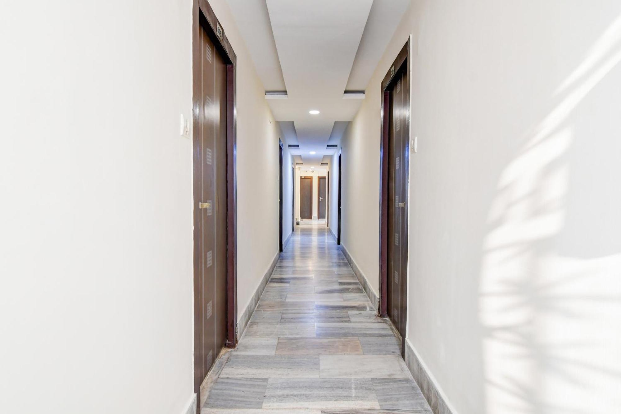 Super Hotel O Sarat Bose Road Formerly Shree Guest House Kolkata Eksteriør bilde